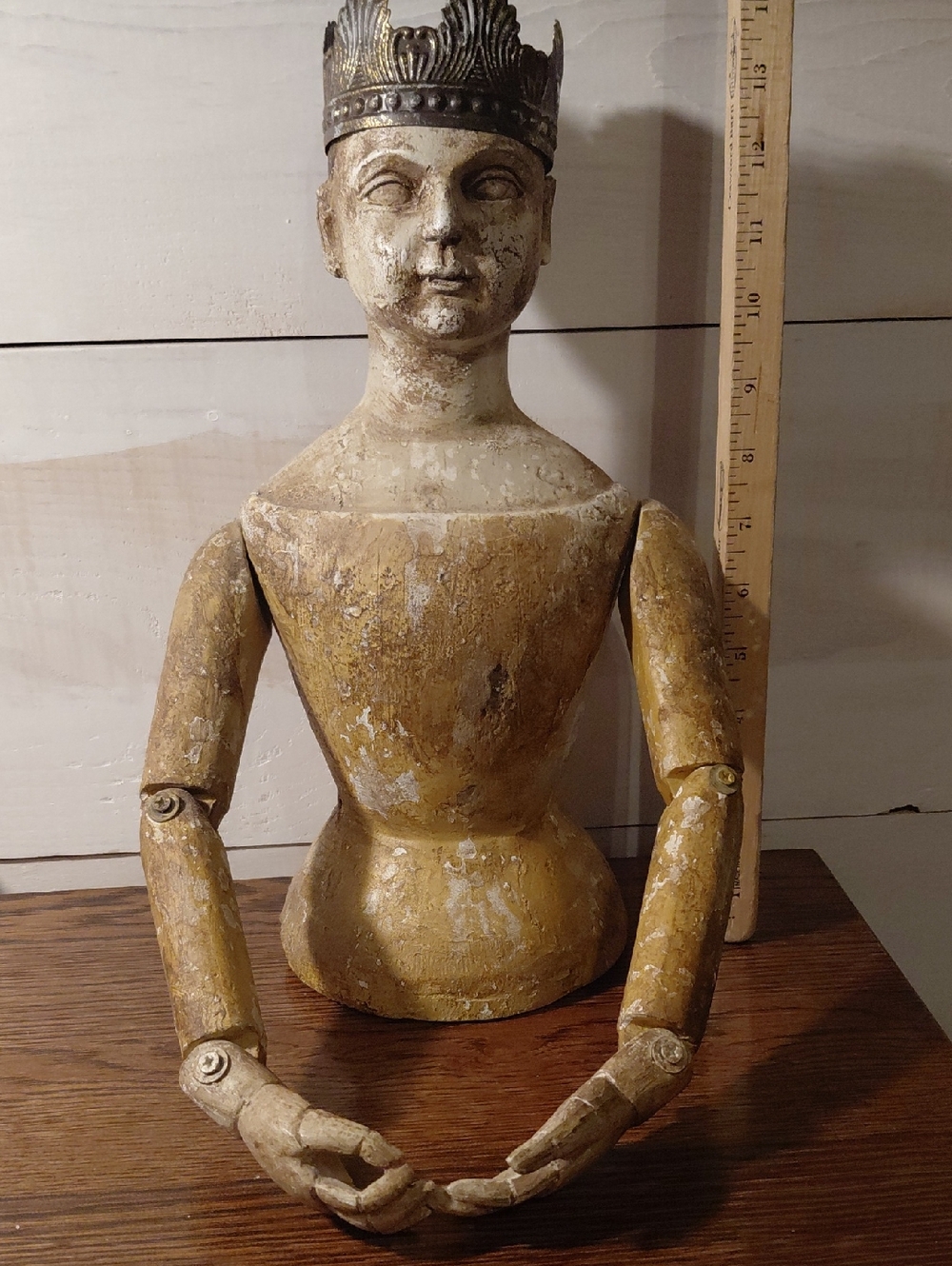 Santos Queen Figural Bust Statue